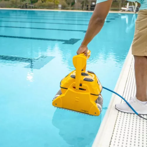 Medencetisztító robot, Dolphin Wave 100 CB, teljes medencetisztítás (padló, fal és vízvonal tisztítás), távirányítás, finom és ultrafinom szűrőrendszer, 4/6/8 órás ciklusidő, Caddy tartozék