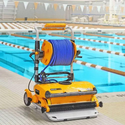Medencetisztító robot, Dolphin Wave 300XL, padlótisztítás, MMI vezérlés, háromszintű zsákos szűrőrendszer, 1–8 órás ciklusidő, nagy teljesítményű közületi kivitel, Caddy tartozékkal