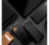Flip tok szilikon belsővel Apple iPhone 13, fekete